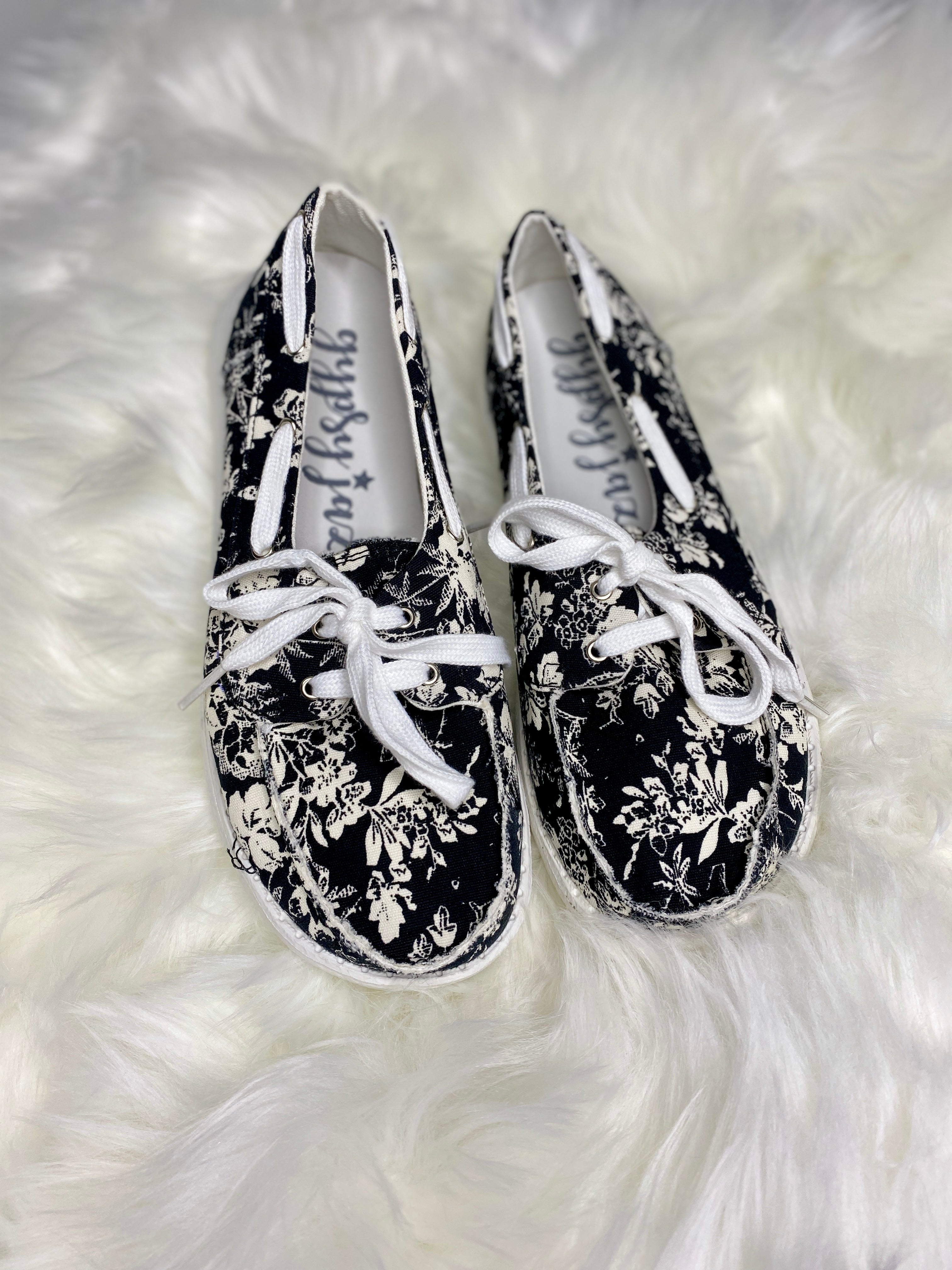 Gypsy Jazz Sail Away Slip-Ons - BLACK/WHITE